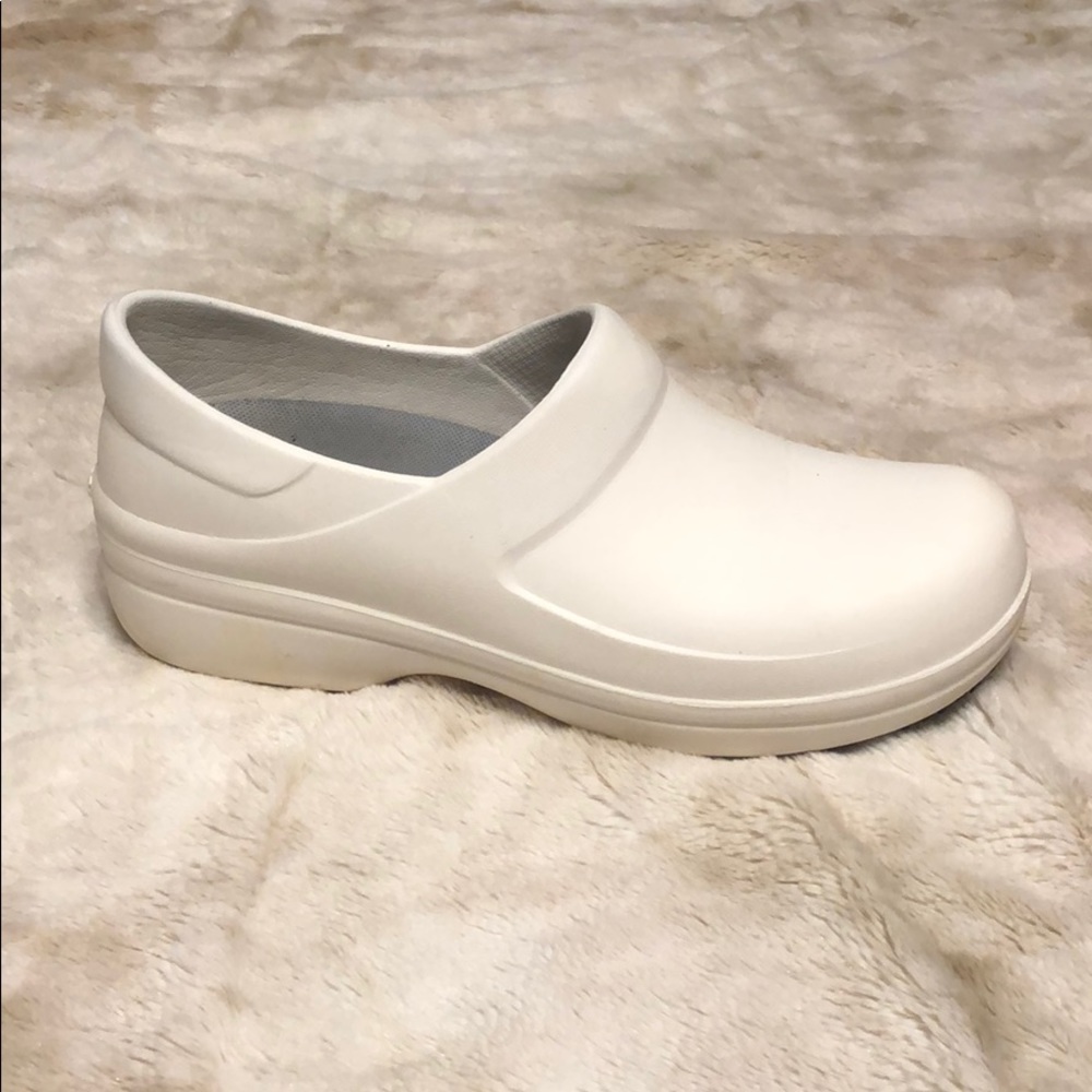 Crocs Nursing Shoes (White)